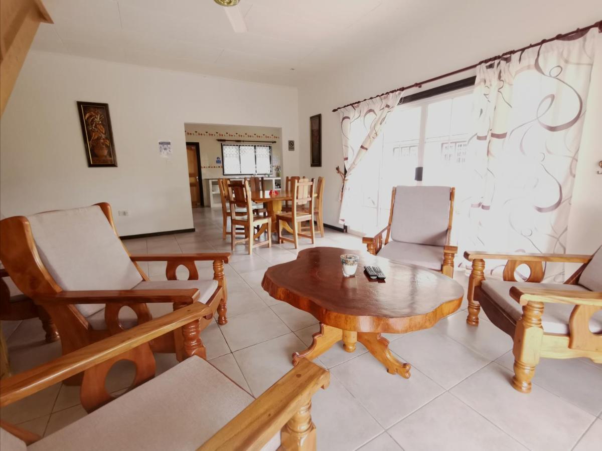 CHEZ MARVA Grande Villa COCO 3 à 12 personnes La Digue Exterior foto