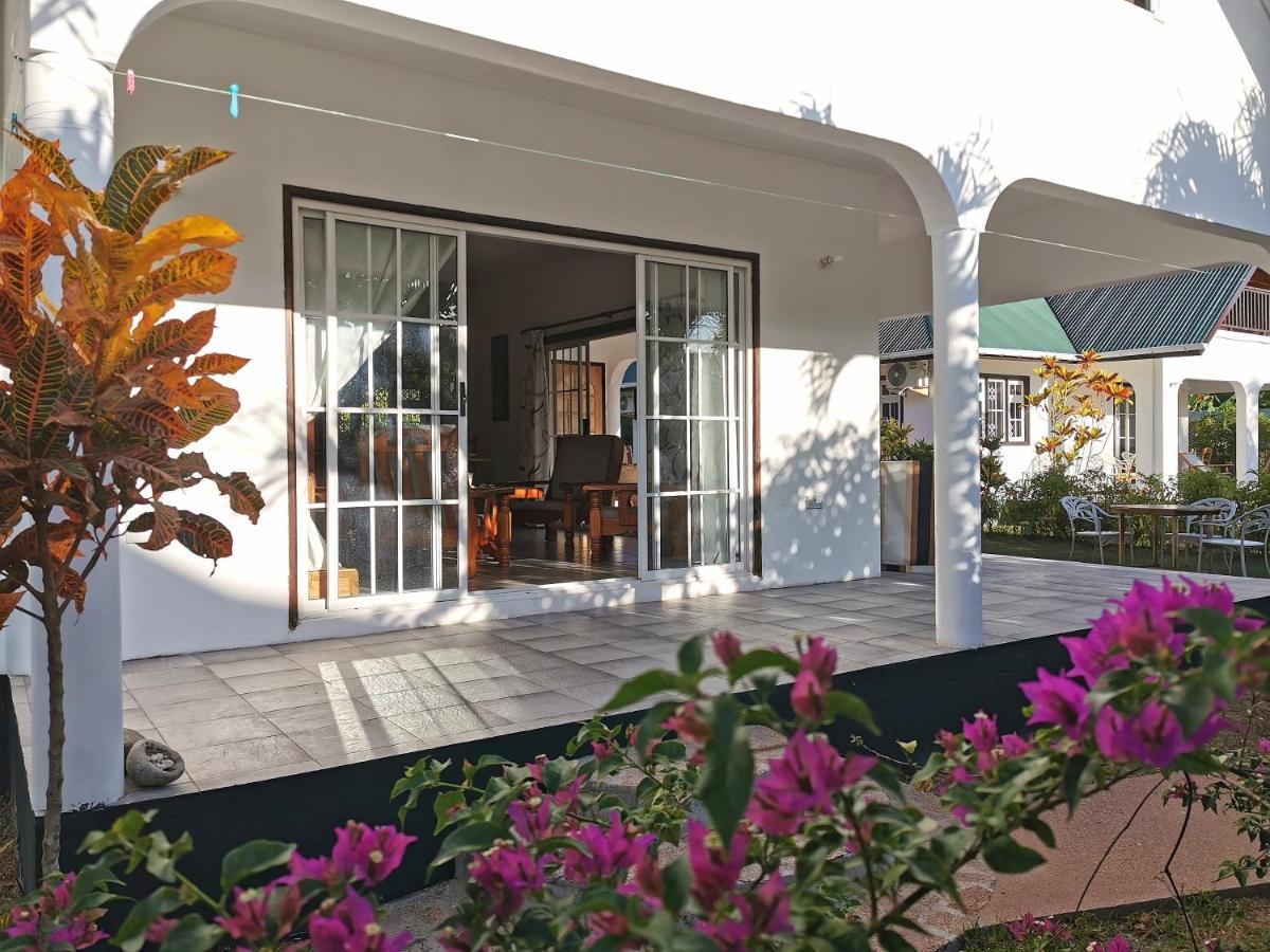 CHEZ MARVA Grande Villa COCO 3 à 12 personnes La Digue Exterior foto