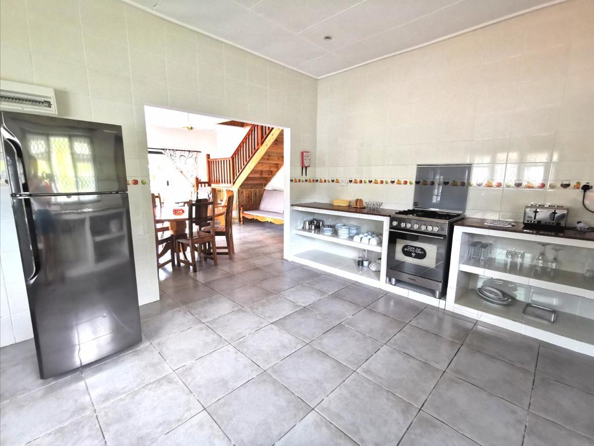 CHEZ MARVA Grande Villa COCO 3 à 12 personnes La Digue Exterior foto