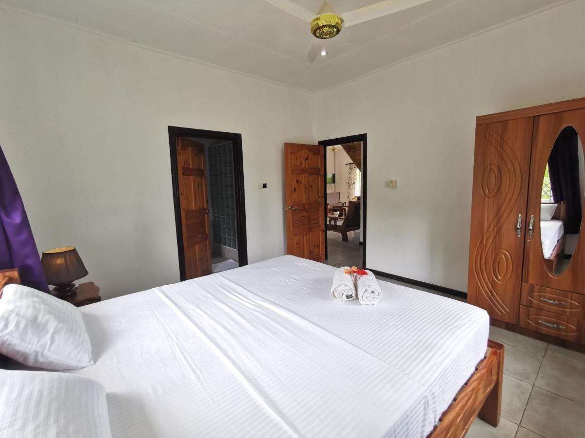 CHEZ MARVA Grande Villa COCO 3 à 12 personnes La Digue Exterior foto
