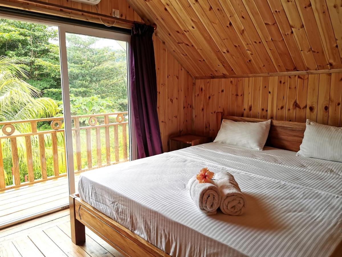 CHEZ MARVA Grande Villa COCO 3 à 12 personnes La Digue Exterior foto